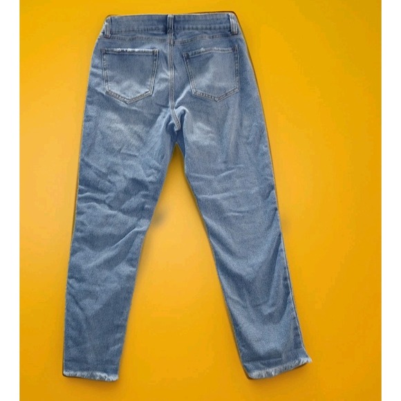 NEW Sincerely Jules Women's Light Wash Classic Rise Crop Straight Jeans - 1/25 - Picture 2 of 12